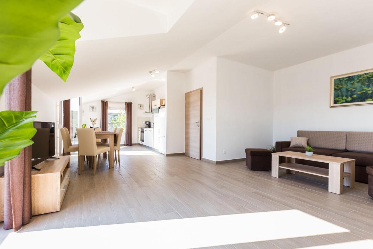 Apartment Marko Kruševo エクステリア 写真