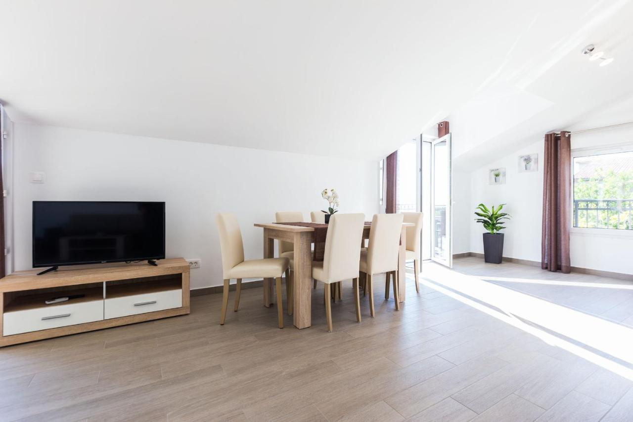 Apartment Marko Kruševo エクステリア 写真